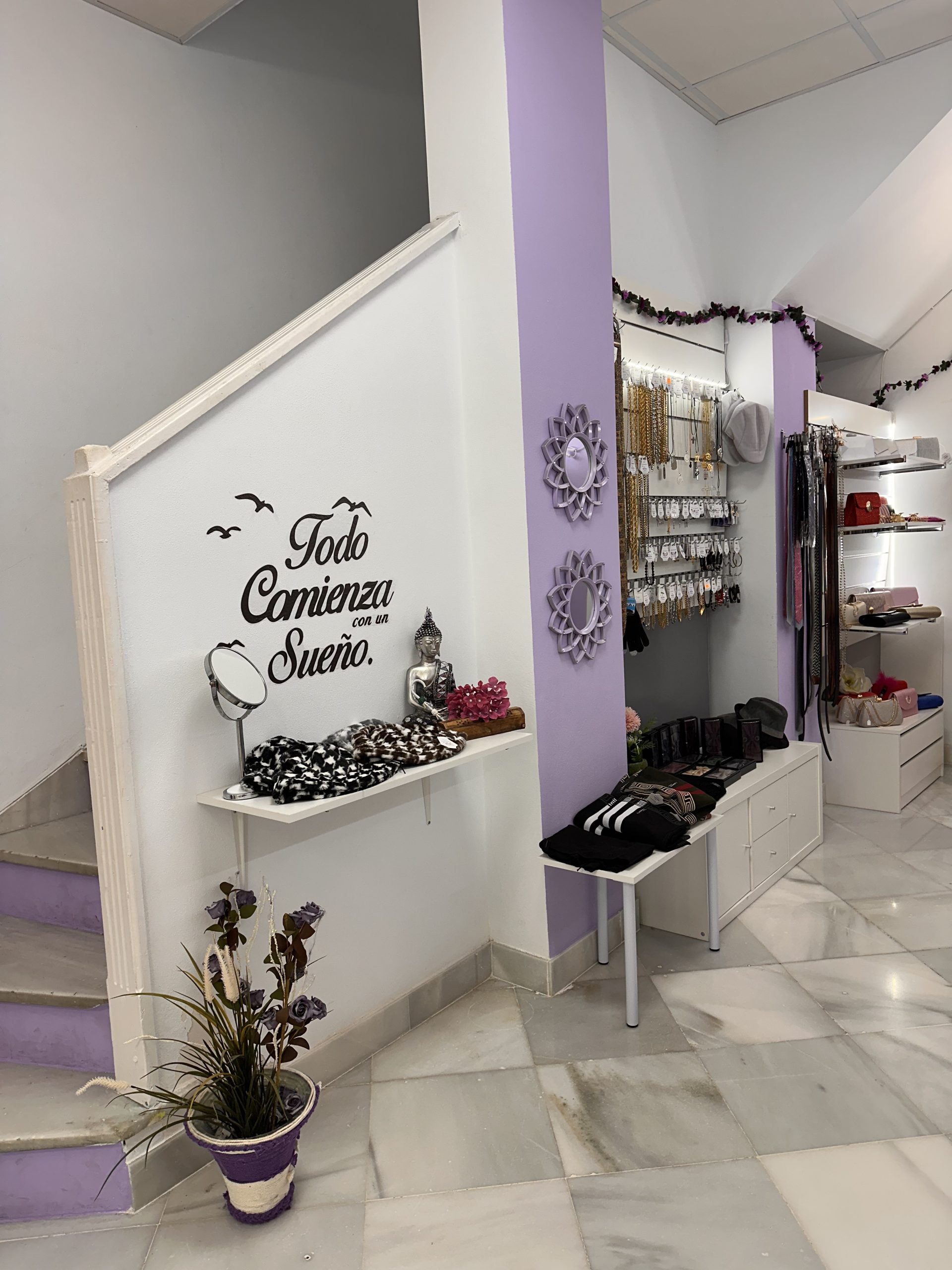 Vista del interior de la tienda física de Aeren